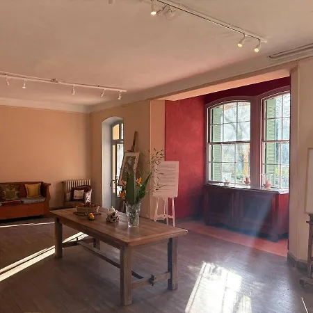 Villa Magdala-Chambre D'Hote 4 ベッド・アンド・ブレックファスト